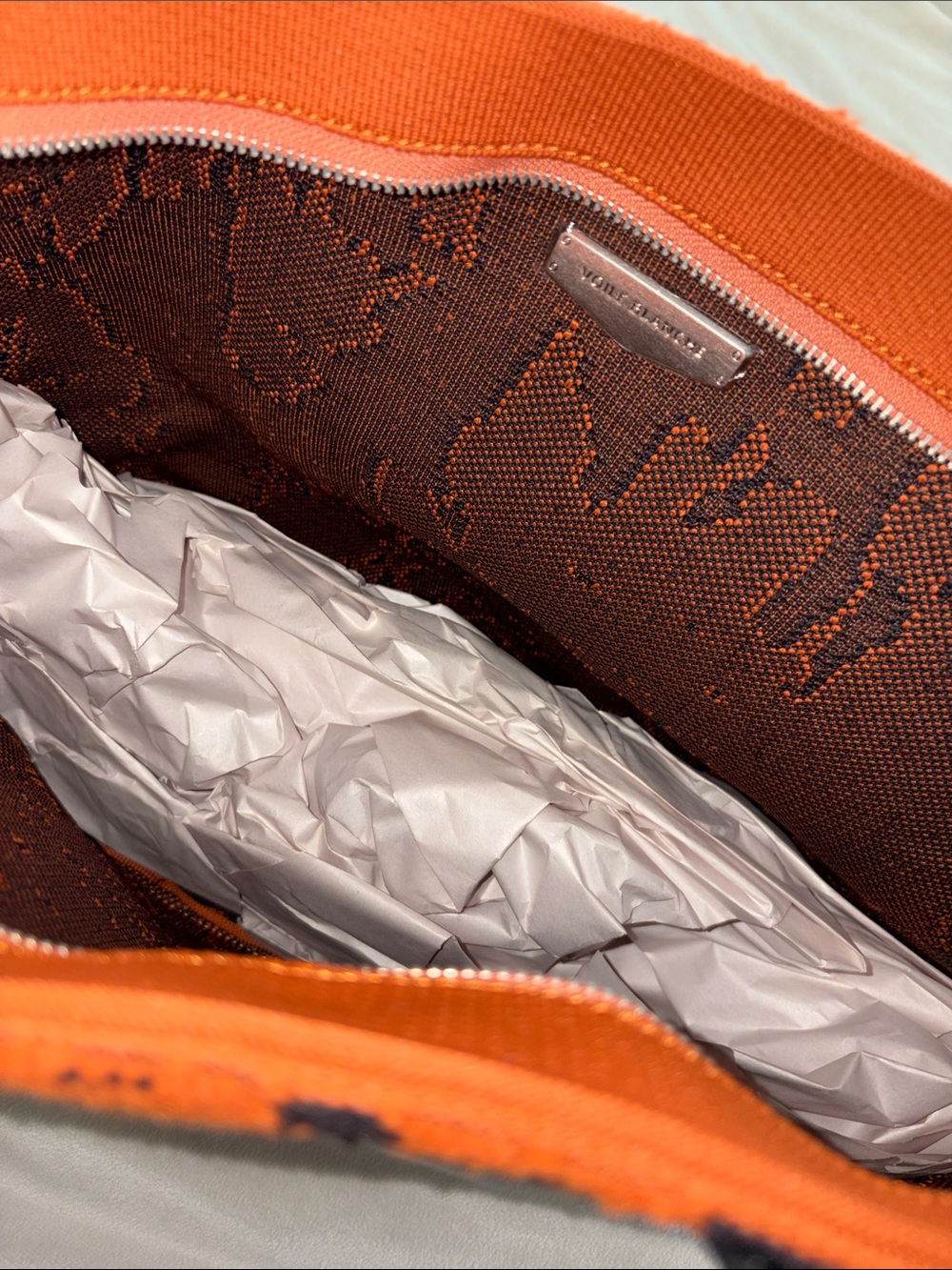 NWT VOILE BLANCHE Safari Mid size Winter Knit Purse in Douglas Orange- Black - Picture 11 of 13